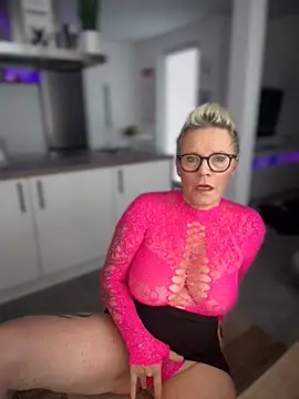 Snapshot of German_Milf chatting on 10-12-25, 01:12 German Milf online show from 10-12-25, 01:12