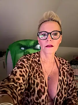 German Milf online show from 11-29-25, 02:06