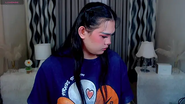 Snapshot of Ella_Fantasiax chatting on 10-19-25, 06:38 Ella Fantasiax online show from 10-19-25, 06:38