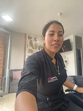 daniela henao online show from 03-11-26, 05:40