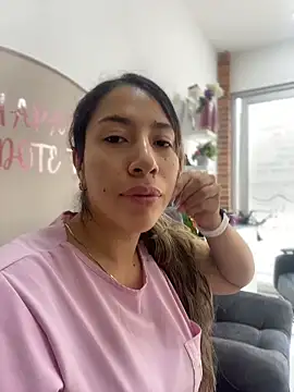 Snapshot of daniela_henao chatting on 04-23-26, 03:02 daniela henao online show from 04-23-26, 03:02