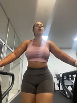 daniela henao online show from 06-12-26, 01:47