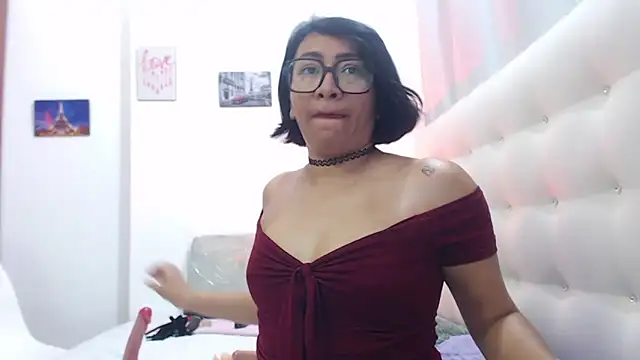 Snapshot of hornywife_ chatting on 09-23-25, 07:32 hornywife online show from 09-23-25, 07:32