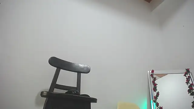 hornywife  online show from 05-30-26, 12:00