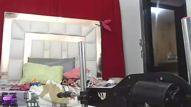 Snapshot of candyrojas chatting on 02-19-26, 08:22 candyrojas online show from 02-19-26, 08:22