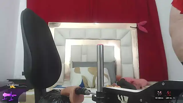 Snapshot of candyrojas chatting on 02-18-26, 08:00 candyrojas online show from 02-18-26, 08:00