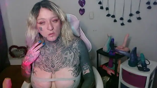 SLOPPYTITSS online show from 05-18-26, 12:00