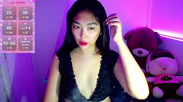 TR4NSCUTI3 online show from 10-15-25, 04:26