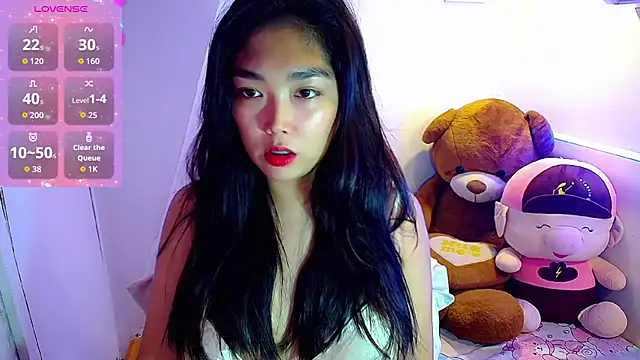 TR4NSCUTI3 online show from 09-26-25, 06:59