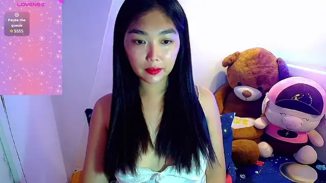 TR4NSCUTI3 online show from 10-05-25, 07:26