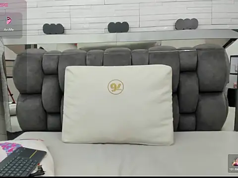 Snapshot of allice_green chatting on 06-27-26, 01:44 allice green online show from 06-27-26, 01:44
