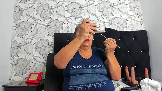 Keira Lennox online show from 01-10-26, 12:11