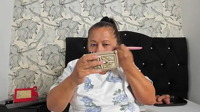 Keira Lennox online show from 01-07-26, 11:37