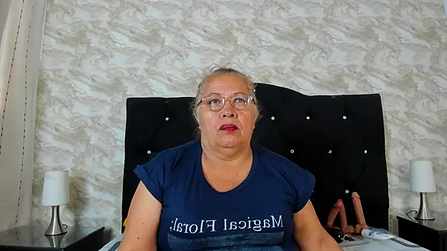 Snapshot of Keira_Lennox chatting on 10-20-25, 11:33 Keira Lennox online show from 10-20-25, 11:33