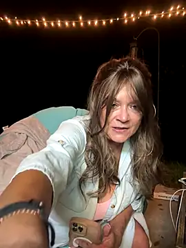 Snapshot of cowgirlc chatting on 09-25-25, 01:55 cowgirlc online show from 09-25-25, 01:55