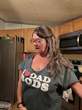 Snapshot of cowgirlc chatting on 10-04-25, 02:35 cowgirlc online show from 10-04-25, 02:35