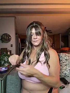 Snapshot of cowgirlc chatting on 10-16-25, 02:31 cowgirlc online show from 10-16-25, 02:31