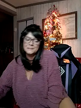 Snapshot of cowgirlc chatting on 12-04-24, 03:20 cowgirlc online show from 12-04-24, 03:20