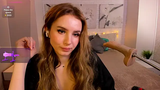 Snapshot of Betty_June chatting on 02-15-25, 10:00 Betty June online show from 02-15-25, 10:00
