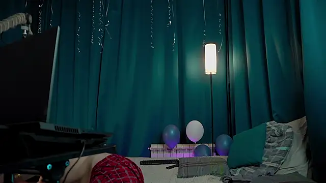 VIktorSecret online show from 04-14-26, 04:28