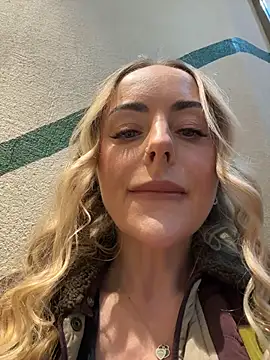 EmaSalis online show from 03-10-26, 10:52