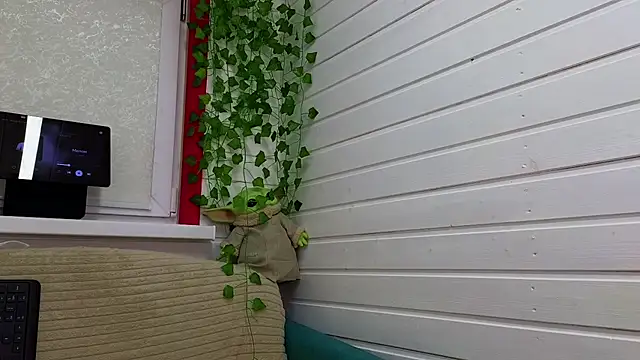 Misss Vikk online show from 10-24-25, 06:45