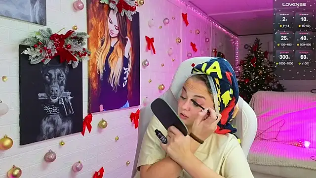 Misss Vikk online show from 12-19-25, 01:24