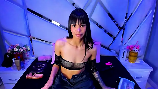 Snapshot of kylie_seex chatting on 10-25-25, 03:38 kylie seex online show from 10-25-25, 03:38