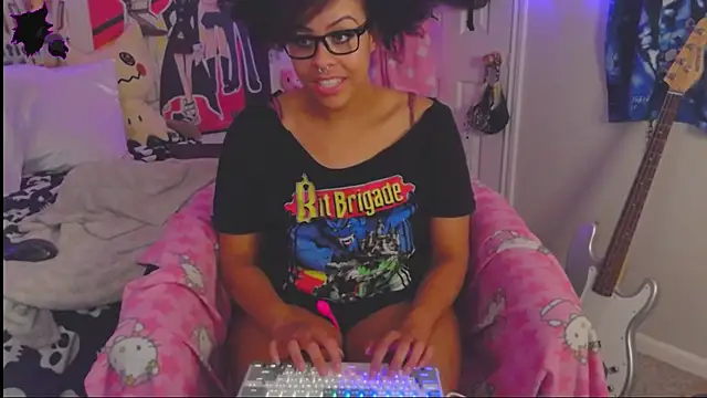 Snapshot of N1NT3NDH03 chatting on 12-06-24, 04:41 N1NT3NDH03 online show from 12-06-24, 04:41