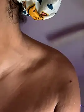 Snapshot of N1NT3NDH03 chatting on 10-29-25, 10:36 N1NT3NDH03 online show from 10-29-25, 10:36