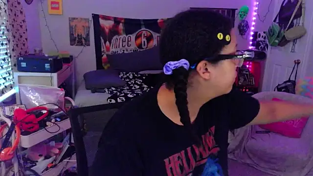 Snapshot of N1NT3NDH03 chatting on 10-06-25, 01:01 N1NT3NDH03 online show from 10-06-25, 01:01