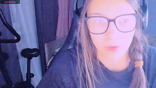 MollyLollipop online show from 03-31-26, 05:04