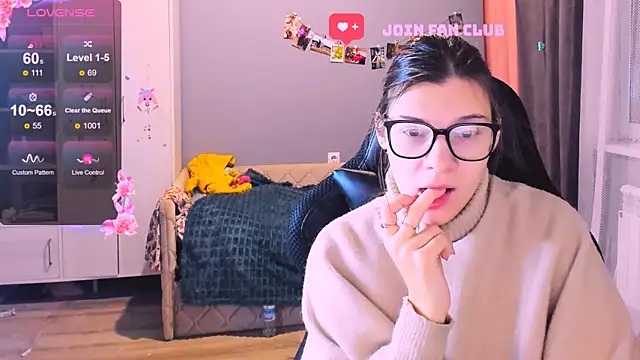 MollyLollipop online show from 12-18-25, 01:55