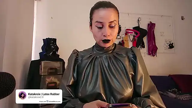Snapshot of mylatexpleasure chatting on 06-17-26, 07:13 mylatexpleasure online show from 06-17-26, 07:13