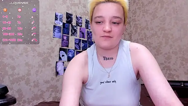 Snapshot of Imlinn chatting on 10-06-25, 05:35 Imlinn online show from 10-06-25, 05:35