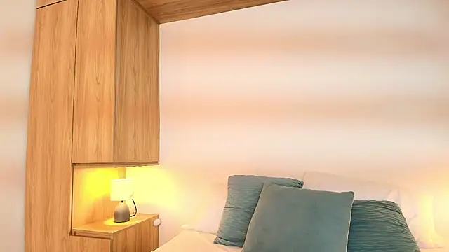 Isabella Harley online show from 09-25-25, 01:06