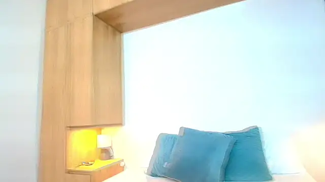 Isabella Harley online show from 10-28-25, 02:16