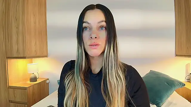 Isabella Harley online show from 11-27-25, 01:55