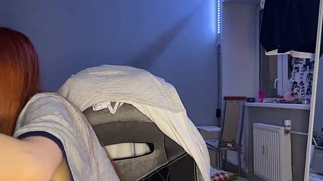 Uniarten online show from 02-27-25, 06:09