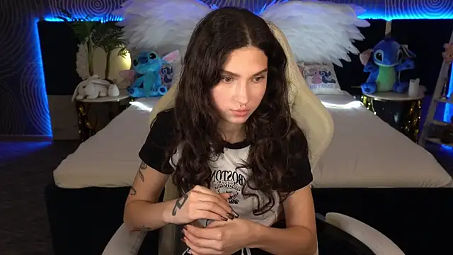 Snapshot of BabyFlowerr chatting on 10-17-25, 07:04 BabyFlowerr online show from 10-17-25, 07:04