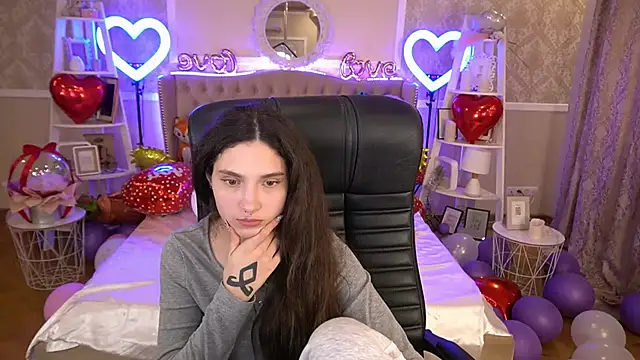 Snapshot of BabyFlowerr chatting on 02-20-25, 05:01 BabyFlowerr online show from 02-20-25, 05:01