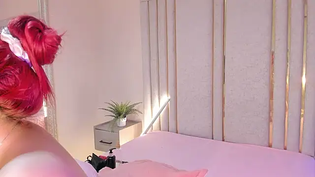 Snapshot of Saekohofman chatting on 02-02-26, 04:11 Saekohofman online show from 02-02-26, 04:11