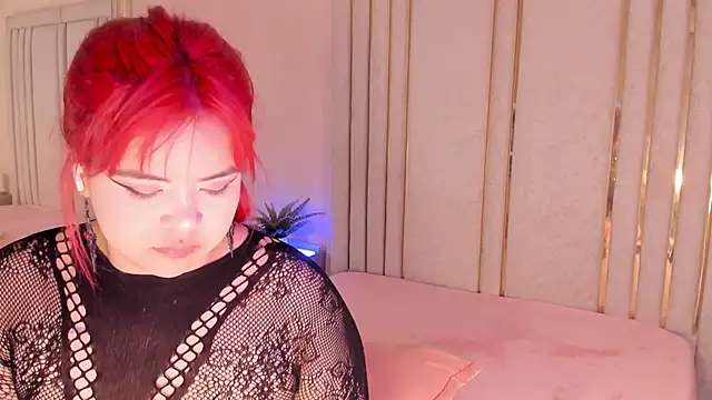 Snapshot of Saekohofman chatting on 02-27-26, 04:12 Saekohofman online show from 02-27-26, 04:12