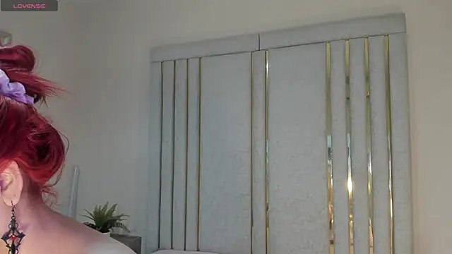 Snapshot of Saekohofman chatting on 02-19-26, 04:09 Saekohofman online show from 02-19-26, 04:09