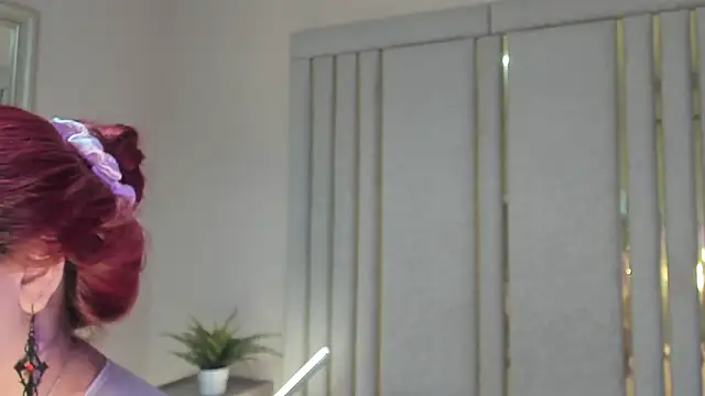 Snapshot of Saekohofman chatting on 02-06-26, 04:08 Saekohofman online show from 02-06-26, 04:08