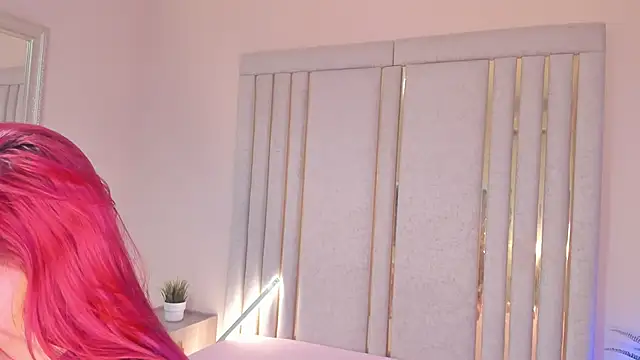 Snapshot of Saekohofman chatting on 01-19-26, 04:16 Saekohofman online show from 01-19-26, 04:16