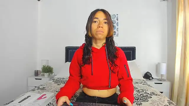 ZulyMichels online show from 03-08-25, 12:41