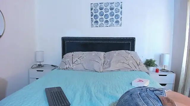 ZulyMichels online show from 12-18-25, 12:42