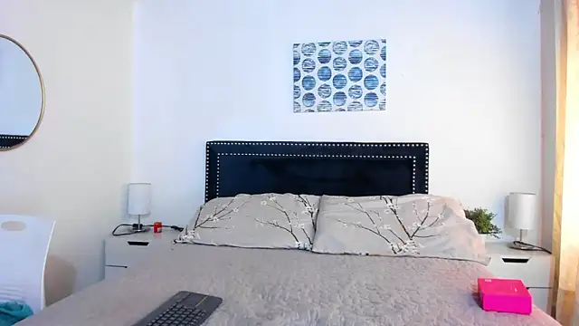 ZulyMichels online show from 10-25-25, 01:34