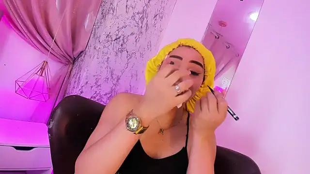 Snapshot of Alexandra_Hornny chatting on 03-05-25, 10:22 Alexandra Hornny online show from 03-05-25, 10:22